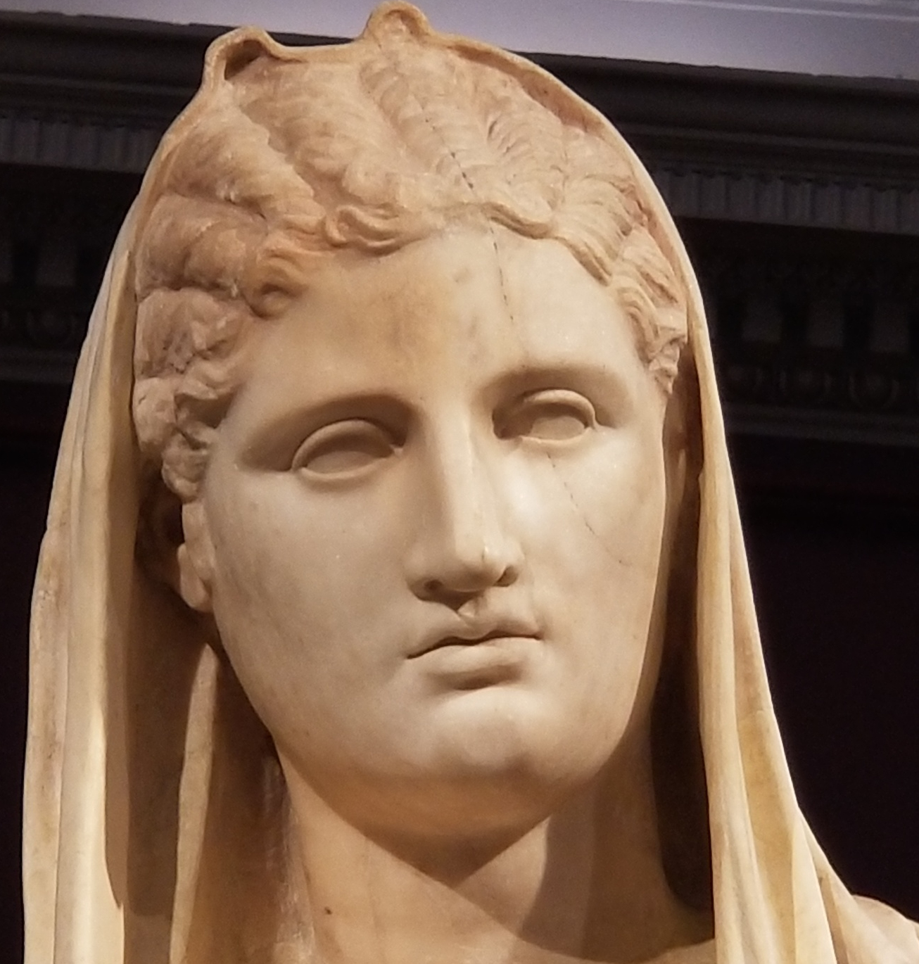 Large female statue from Herculaneum, the first find of modern archaeology, Dresden, Antikensammlung.