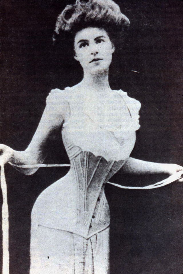 A lady with Corset 1900